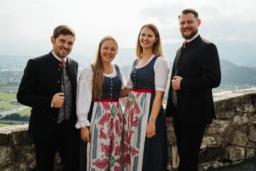 Quarinthias erster Auftritt mit Teresa